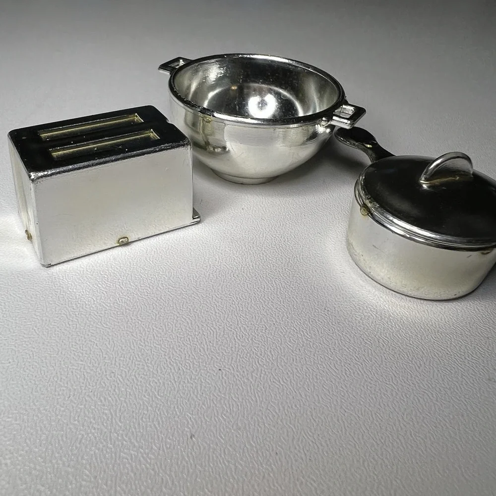 Vintage Barbie Dollhouse Kitchen Accessory Lot Miniature Toaster Pot Handle‎ Lid